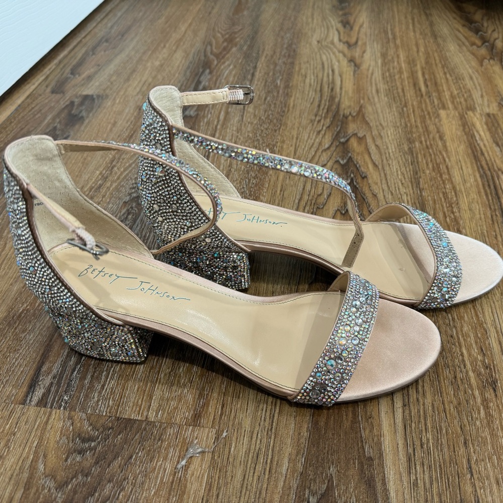 betsey johnson chunky, sparkly heel